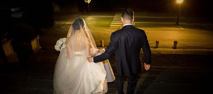 ritratto di coppia con fotografo professionista sul lago di garda gardone riviera 