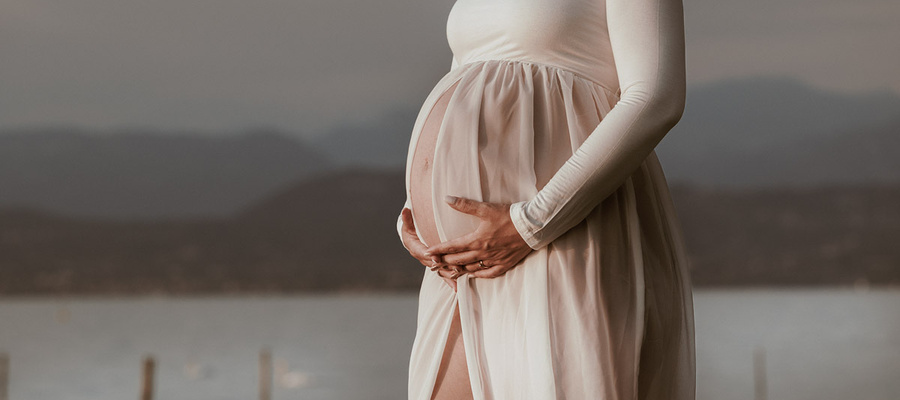 Servizio fotografico gravidanza sul Lago di Garda