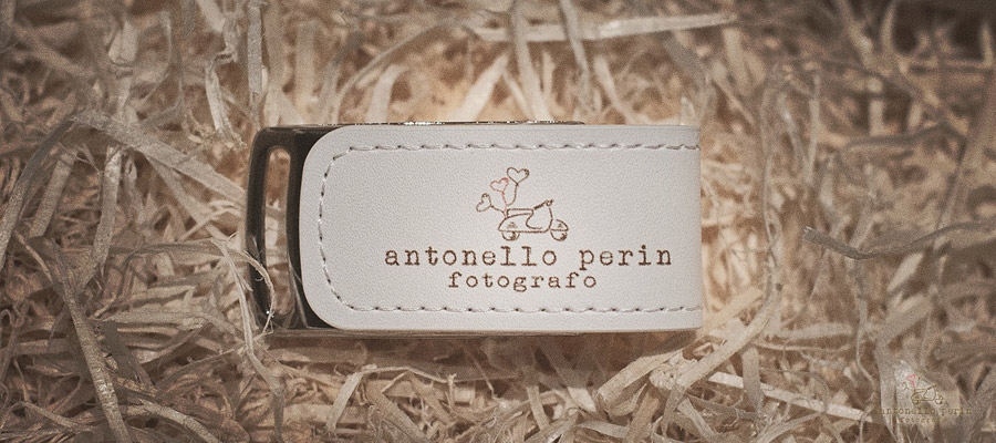 PACKAGING BOX