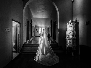 alt=intimate moment of the bride before the ceremony in Portofino destination wedding italy