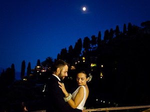 alt=intimate moments of the newlyweds during the professional photo shoot in Portofino at sunset