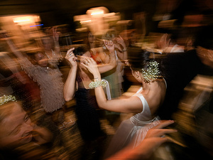 alt=First dance of the newlyweds with the sea in the background and views of Brown Castle
