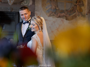 alt=momento intimo della sòposa prima della cerimonia a malcesine lago di garda