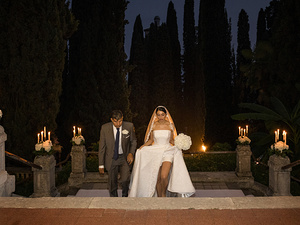 la sposa arriva alla villa storica a Gardone riviera  con il papà