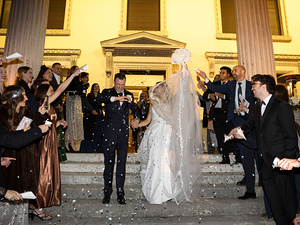 uscita degli sposi dalla villa storica a gardone riviera 