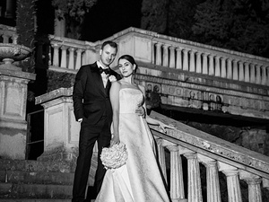 ritratto degli sposi sulle scale di villa alba gardone riviera