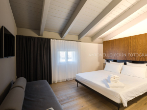  INTERIOR PHOTOGRAPHY