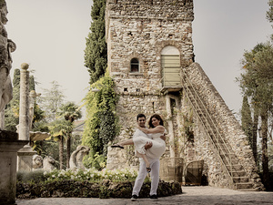 momento romantico dopo la proposta di matrimnio sul Lago di Garda 