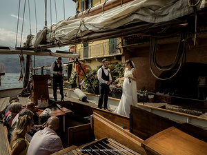 Momento emozionale tra gli sposi – matrimonio a Malcesine Lago di garda