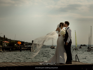 bacio degli sposi a Malcesine Lago di garda - fotografo si matrimonio
