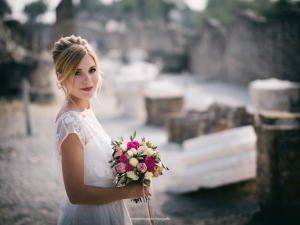 la sposa con il bouquet,fotografie del matrimonio
