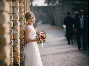la sposa con il bouquet,fotografie del matrimonio