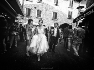  walk to sirmione, wedding photographs