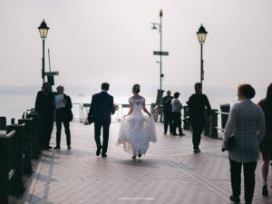  walk to sirmione, wedding photographs