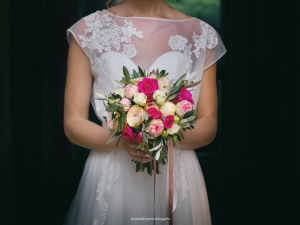la sposa con il bouquet,fotografie del matrimonio