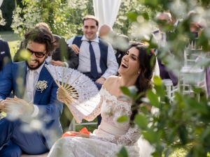 momento felice degli sposi al matrimonio sul lago di garda