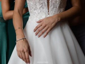 GETTING READY BRIDE