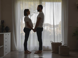 Servizio fotografico maternità lifestyle a domicilio - lago di Garda