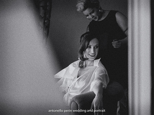 la sposa si prepara prima della cerimonia del matrimonio a Gardone Riviera - lago di garda