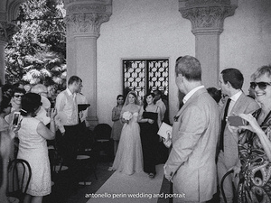 sposa verso l'altare sull'isola del garda