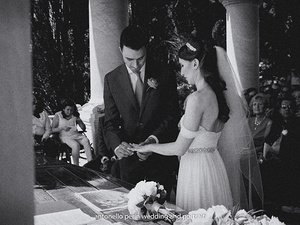 scambio delgi anelli tra gli sposi matrimonio intimo lago di garda