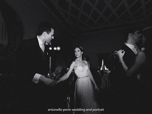 fotografo matrimonio Lago di Garda ballodegli sposi davanti al lago