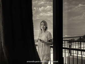 Ritratto della preparazione della sposa, fotografo matrimonio Sirmione
