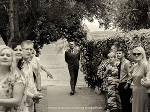 Cerimonia di matrimonio all'aperto nel giardino dell'Hotel Ideal a Sirmione