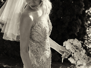 ritratto della sposa con bouquet dopo il  matrimonio sul Lago di Garda 