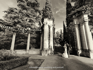 sposi all'ingresso holet villa cortine sirmone 