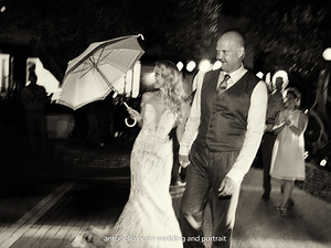 ritratto degli sposi mentre ballano al ricevimento di matrimonio sirmione 