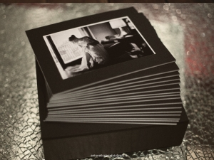 PACKAGING BOX